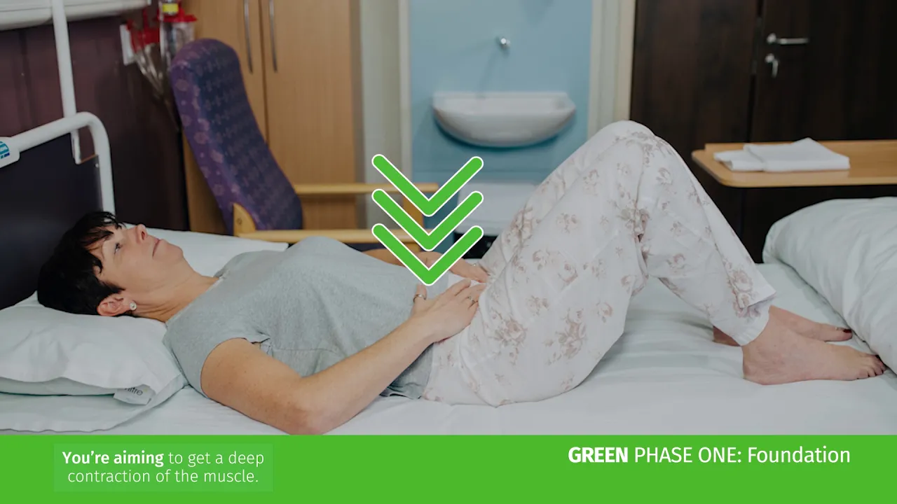 sairaalasängyssä makaava henkilö