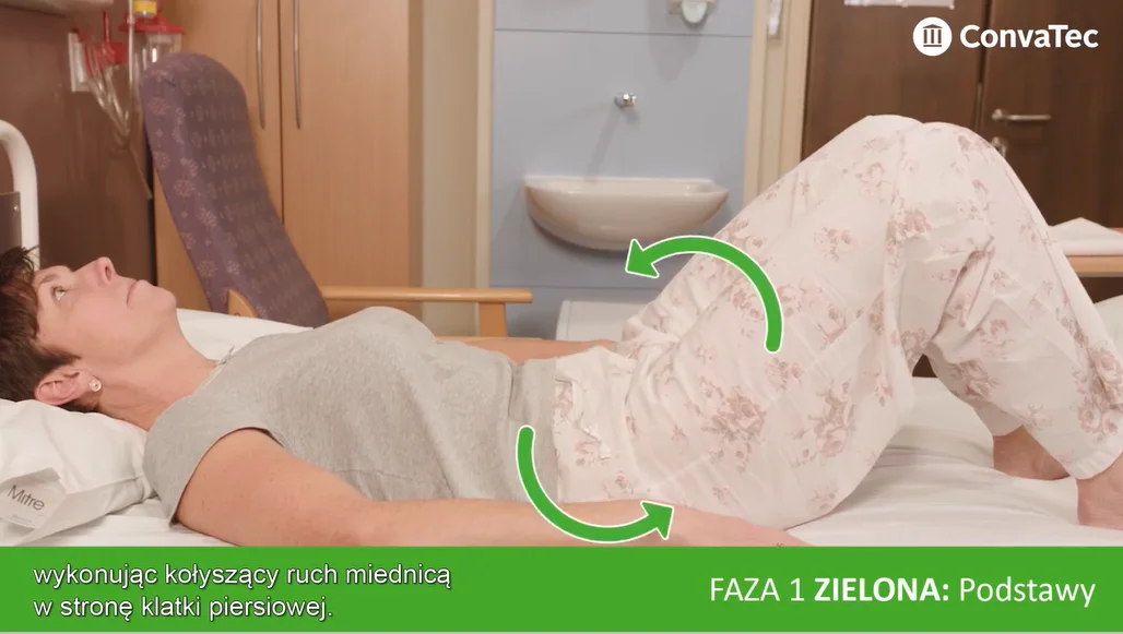 osoba leżąca w szpitalnym łóżku